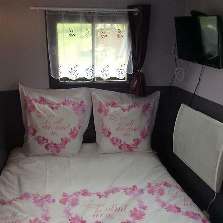 Les Roulottes Des Songes De L'Authie Bed & Breakfast Boufflers Bagian luar foto